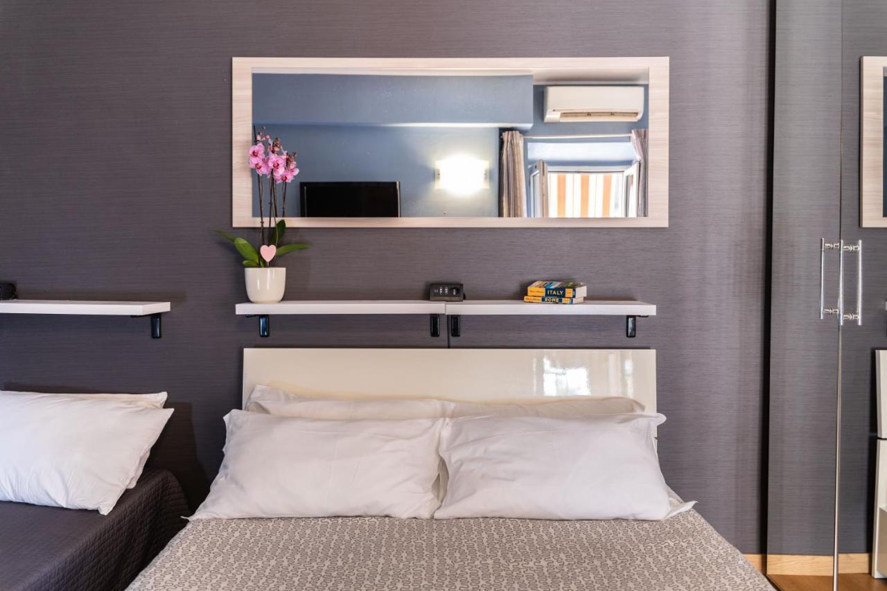 רומא Dulcis In Colosseo Apartments מראה חיצוני תמונה