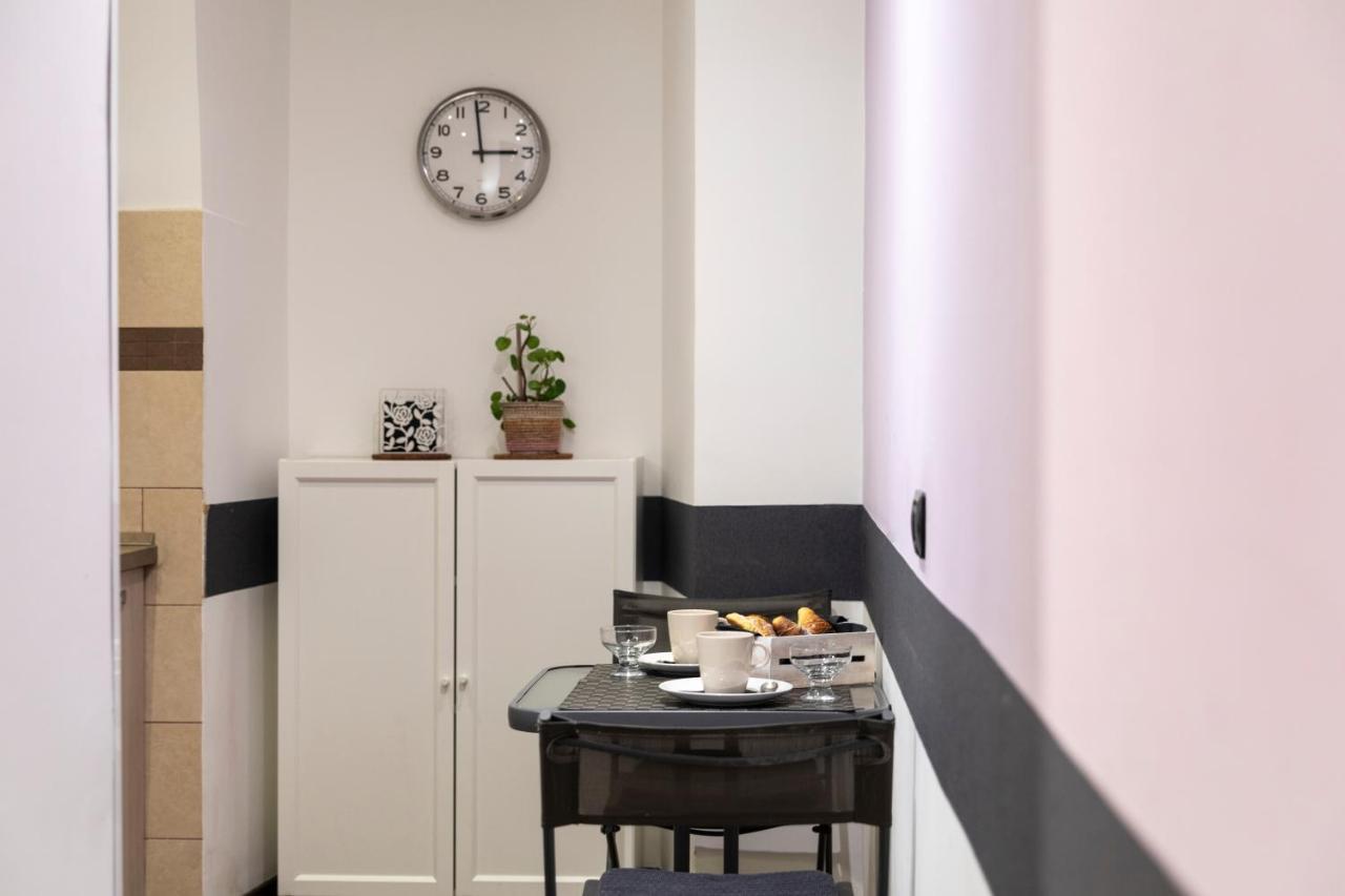 רומא Dulcis In Colosseo Apartments מראה חיצוני תמונה