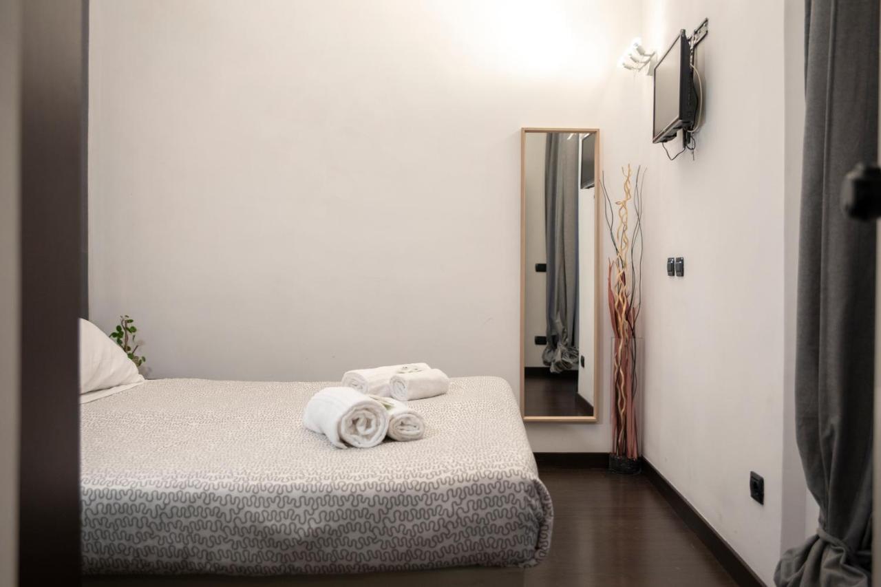 רומא Dulcis In Colosseo Apartments מראה חיצוני תמונה
