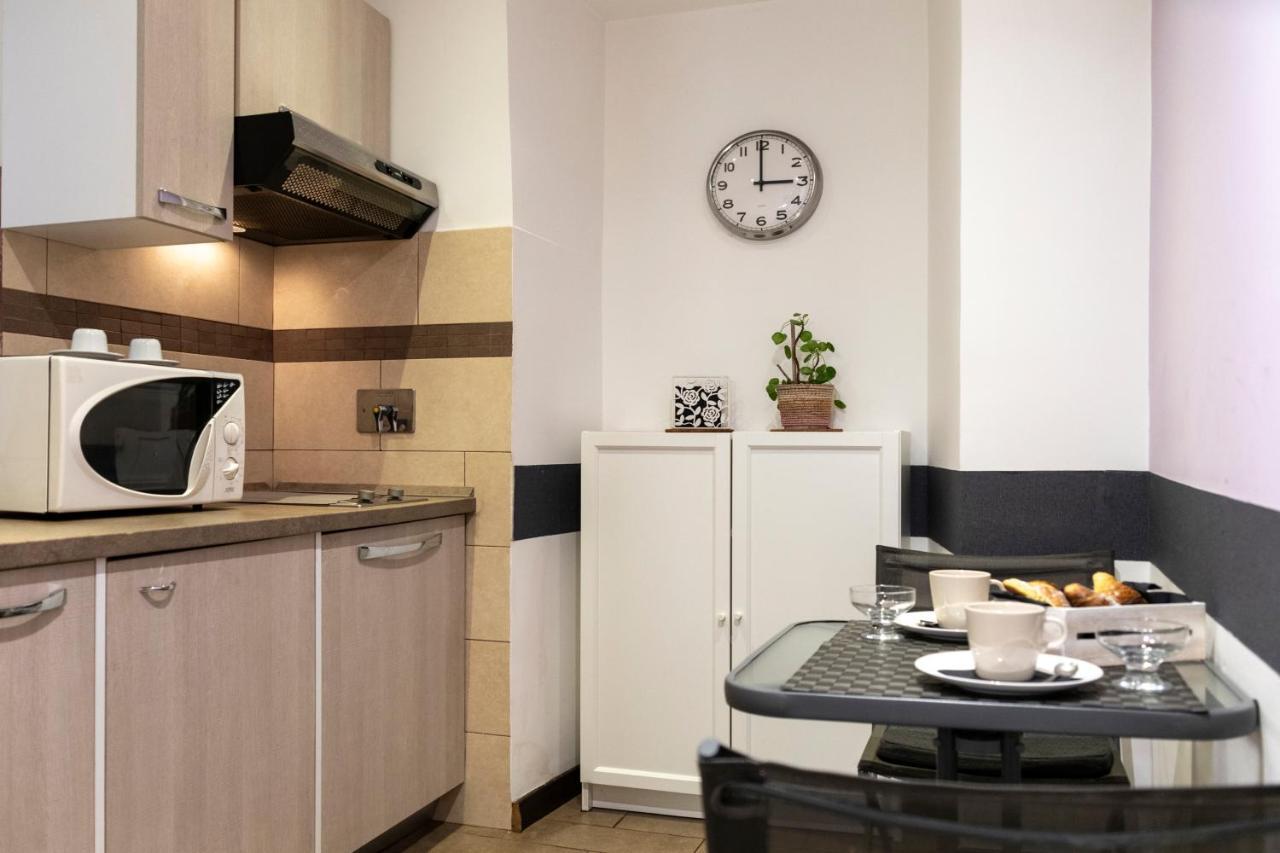 רומא Dulcis In Colosseo Apartments מראה חיצוני תמונה