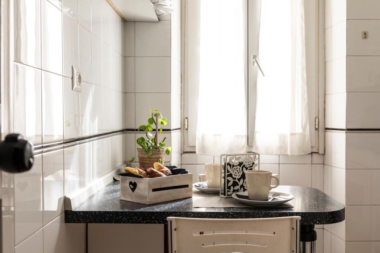 רומא Dulcis In Colosseo Apartments מראה חיצוני תמונה