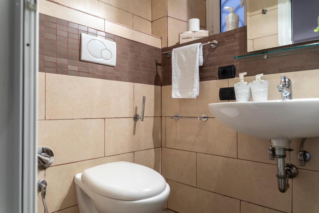 רומא Dulcis In Colosseo Apartments מראה חיצוני תמונה
