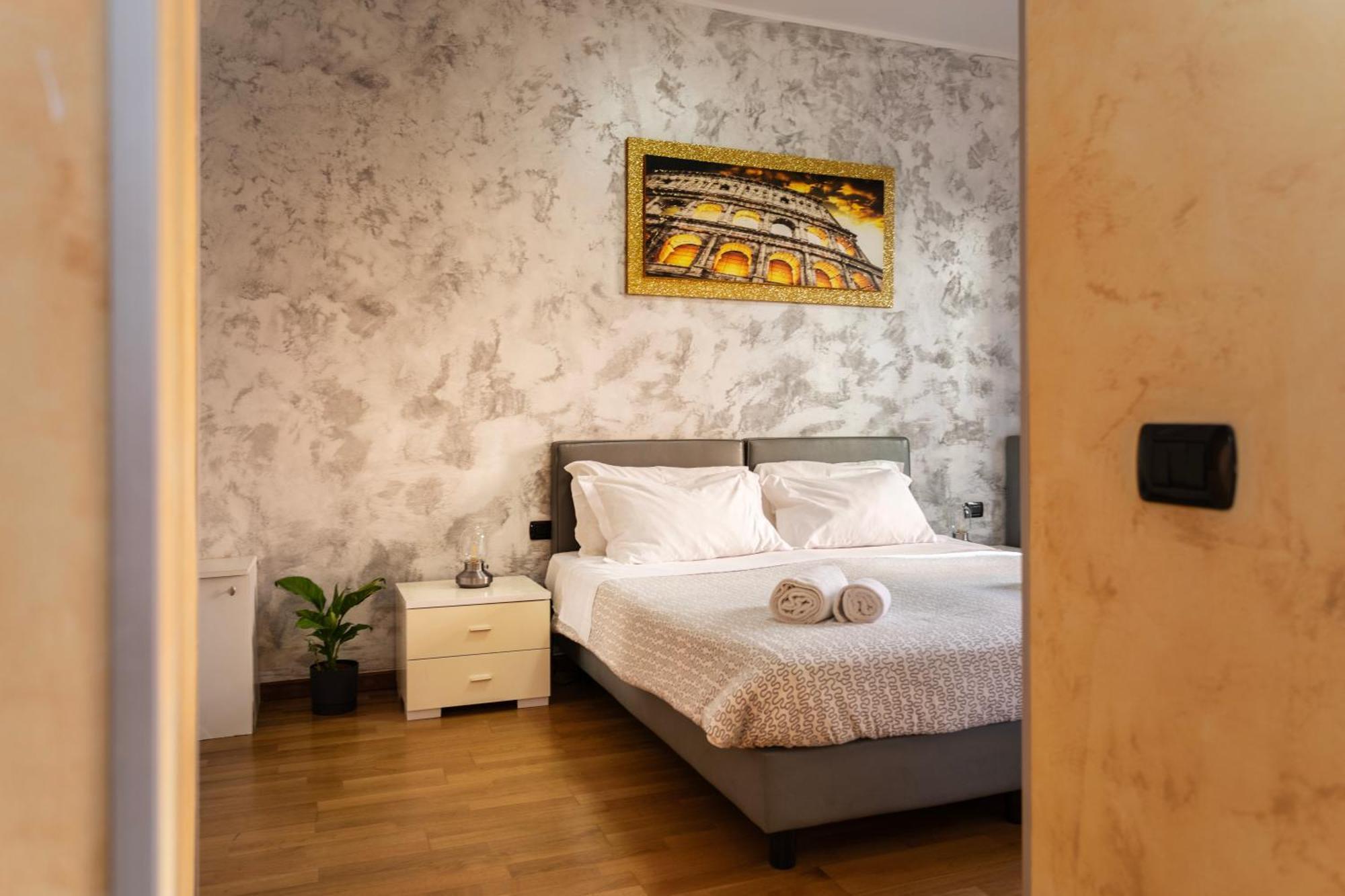 רומא Dulcis In Colosseo Apartments מראה חיצוני תמונה